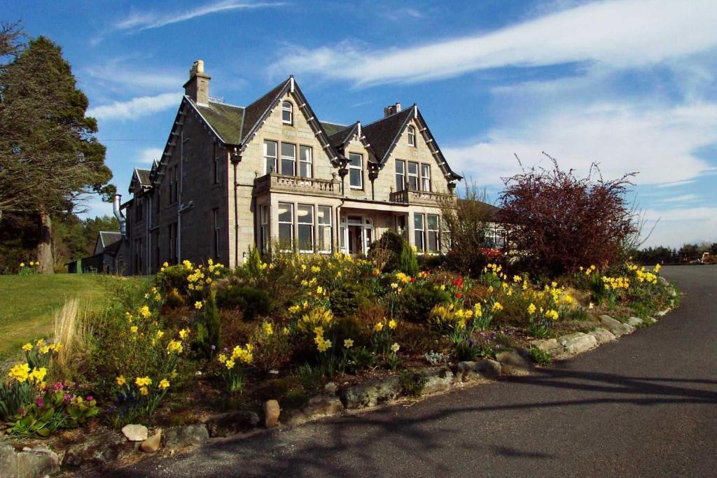 The Mountview Hotel Nethy Bridge Exterior photo